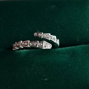 Elegant Silver Women's Ring